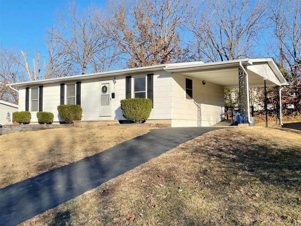 12 Circle Dr in Union, MO - Building Photo