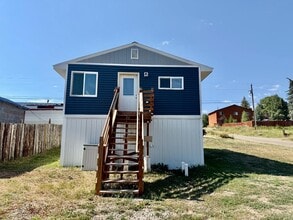 120 Grand Ave in Hot Sulphur Springs, CO - Building Photo - Building Photo