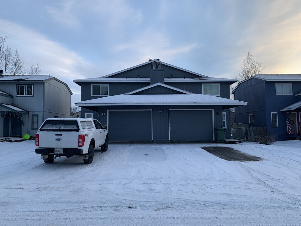 8150 Little Dipper Ave in Anchorage, AK - Building Photo