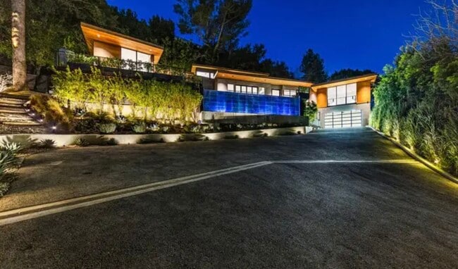 property at 727 N Beverly Glen Blvd