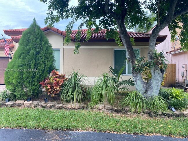 9051 SW 215th Terrace in Cutler Bay, FL - Building Photo - Building Photo