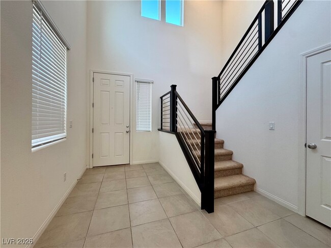 8109 Minavalle Ave in Las Vegas, NV - Building Photo - Building Photo