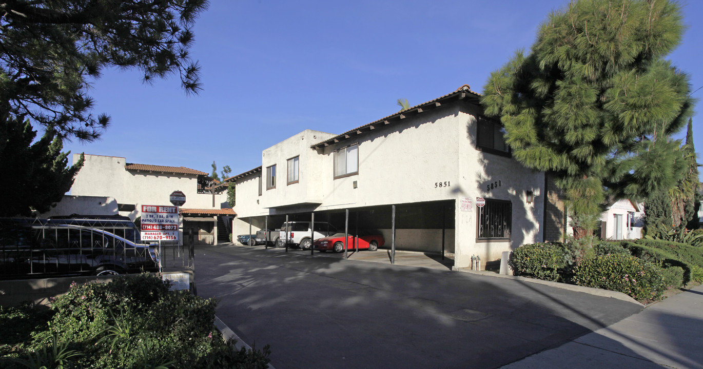 5851 Burnham Ave in Buena Park, CA - Building Photo