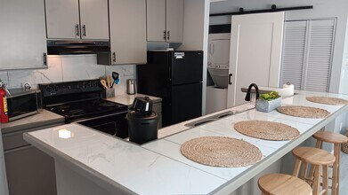 4344 Spa Dr in Little River, SC - Foto de edificio - Building Photo