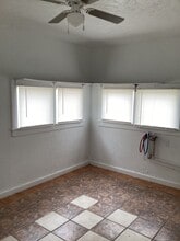 512 S Avenue D in Portales, NM - Building Photo - Building Photo