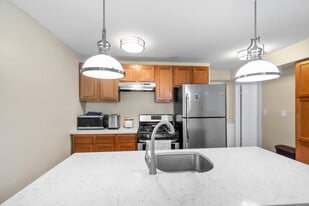 1107 E Genesee St in Syracuse, NY - Building Photo