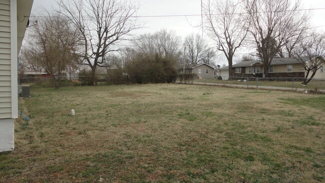 108 W Garner St in Goodman, MO - Building Photo - Building Photo