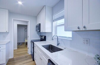 1950 NE 30th St in Lighthouse Point, FL - Building Photo - Building Photo