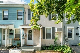 313 W 4th Ave in Conshohocken, PA - Building Photo - Building Photo