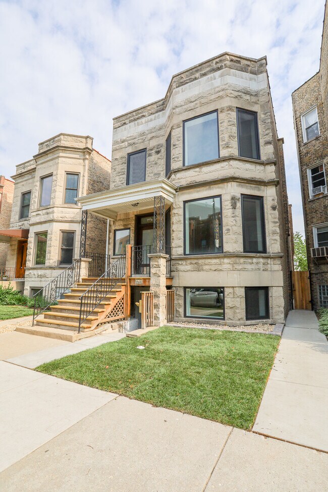 property at 2230 W Wilson Ave