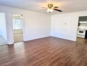 141 NW Jayellen Ave in Burleson, TX - Building Photo - Building Photo