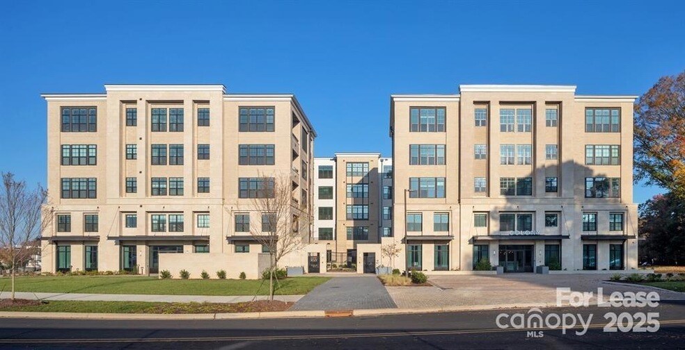 4220 Colony Plz Dr, Unit 11B in Charlotte, NC - Building Photo