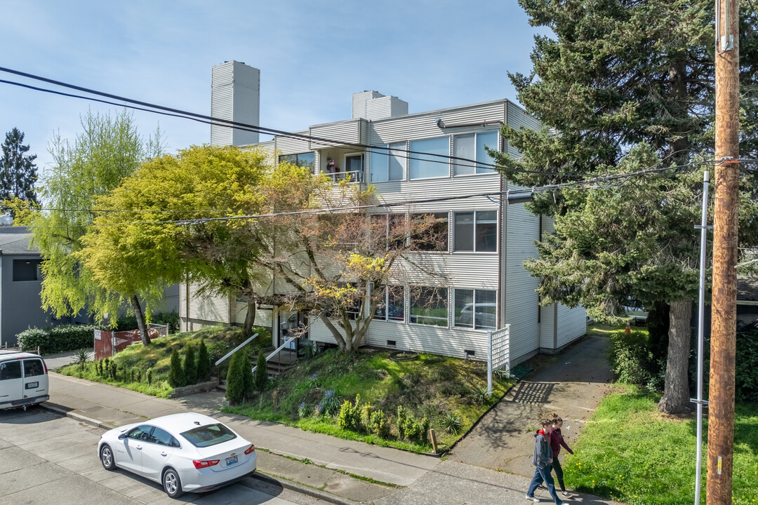 7919 Wallingford Ave N in Seattle, WA - Building Photo