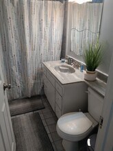 7248 Shoshone Ave in Los Angeles, CA - Foto de edificio - Building Photo