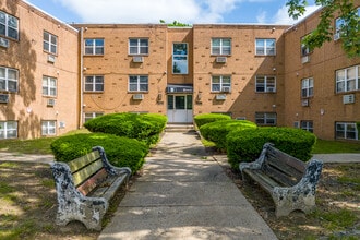 Broad Oaks Apartments in Philadelphia, PA - Building Photo - Building Photo
