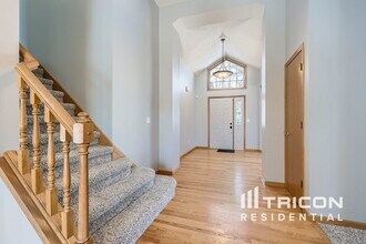 18705 37th Ave N in Minneapolis, MN - Building Photo - Building Photo