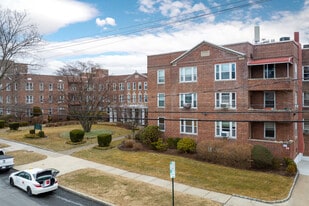 Claridge House in White Plains, NY - Building Photo