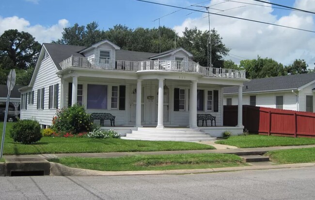 603 Cedar Crest Ct, Unit Bedroom 2/ Shared Bath