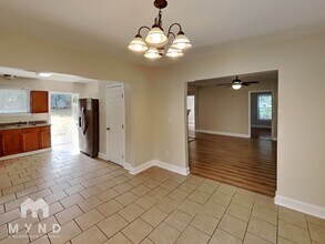 2632 Shamrock Dr in Charlotte, NC - Foto de edificio - Building Photo