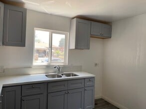 4631-4633 Grape St in Pico Rivera, CA - Foto de edificio - Building Photo