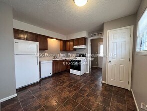 2105 SW 8th St in Blue Springs, MO - Building Photo - Building Photo