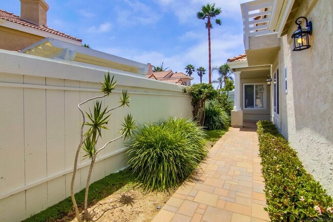 60 Mardi Gras Rd in Coronado, CA - Building Photo - Building Photo