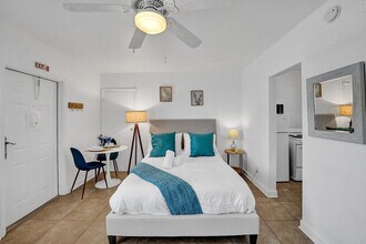 335 Desoto St in Hollywood, FL - Building Photo - Building Photo