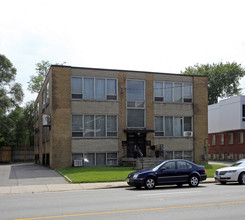 475 Lawrence Ave W in Toronto, ON - Building Photo - Primary Photo