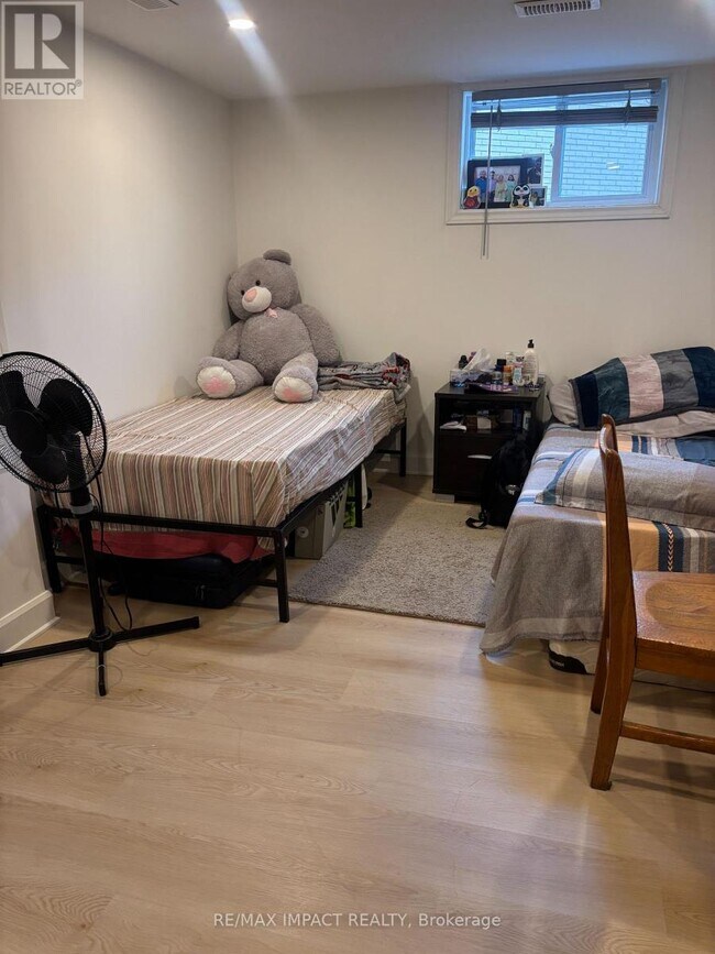 20 Gillrie Ct in Brantford, ON - Building Photo - Building Photo