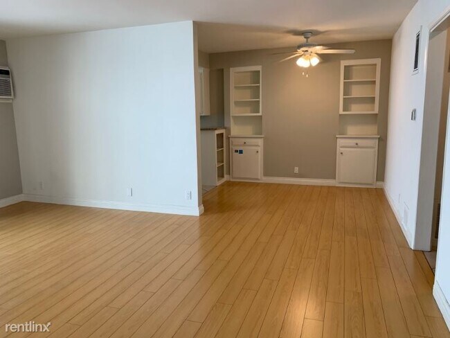 3752 Mentone Ave in Los Angeles, CA - Building Photo - Building Photo