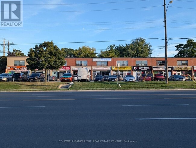1881 Lawrence Ave E in Toronto, ON - Building Photo - Building Photo