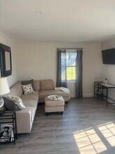 16 Overlook Ave, Unit In-law  apartment in Beverly, MA - Foto de edificio - Building Photo