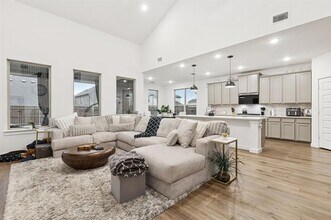 1238 Beaumont Ln in Red Oak, TX - Building Photo - Building Photo