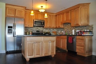 235 N Whittaker St, Unit 35 in New Buffalo, MI - Building Photo - Building Photo