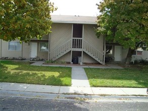 1401-1421 W Sandalwood Dr in Meridian, ID - Building Photo - Building Photo