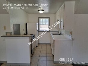 2737 SE Michigan Ave in Topeka, KS - Building Photo - Building Photo