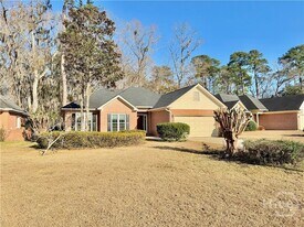 6 Oak Park Pl in Savannah, GA - Building Photo