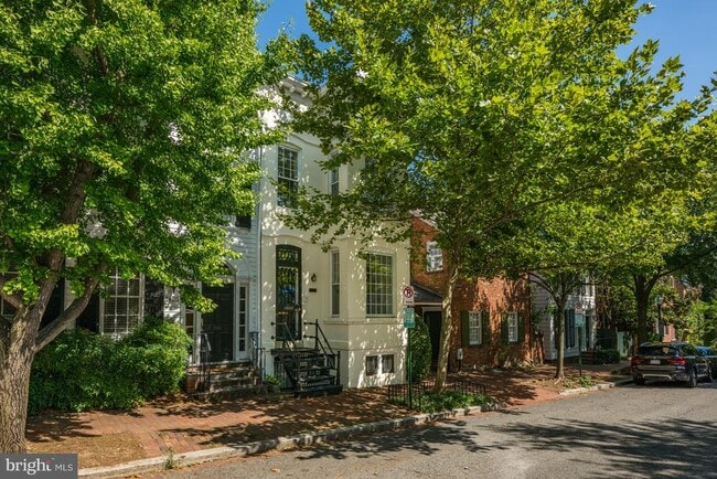 property at 1423 34th St NW