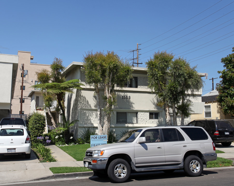 Colby Avenue in Los Angeles, CA - Building Photo