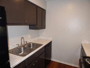 204 Northpointe Ave in La Grange, TX - Building Photo - Building Photo