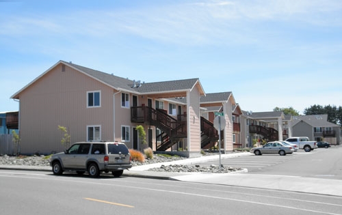 Cobblestone Apartments in Mckinleyville, CA - Foto de edificio