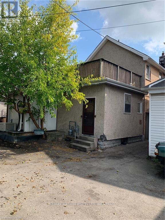 256 E Main St in Welland, ON - Building Photo - Building Photo