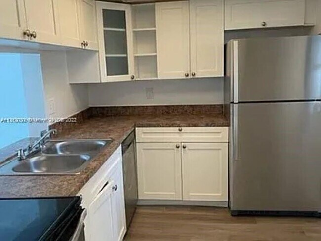 2800 NW 56th Ave in Lauderhill, FL - Building Photo - Building Photo
