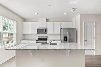 2745 Flushing Dr in Apopka, FL - Building Photo - Building Photo