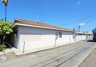 1522 E Locust Ave in Orange, CA - Building Photo - Building Photo