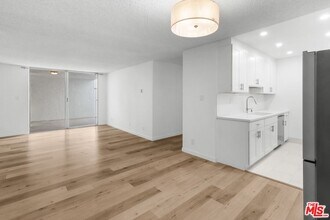 1114 12th St in Santa Monica, CA - Building Photo - Building Photo