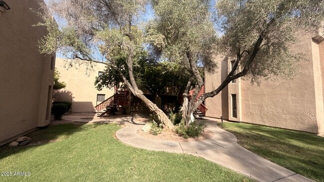 property at 3131 W Cochise Dr