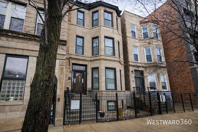1339 N Western Ave in Chicago, IL - Building Photo - Building Photo