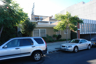 10330-10334 Santa Monica Blvd in Los Angeles, CA - Building Photo - Building Photo