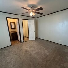 27 Crestwood Dr in Middletown, IN - Building Photo - Building Photo